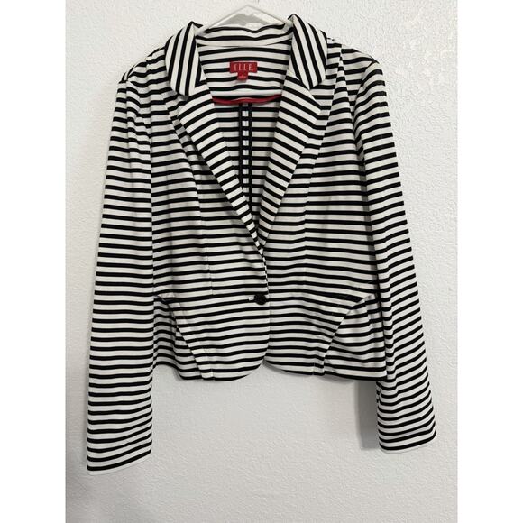 Elle Women’s Size L Collared Black & White Striped Single Button Ruffles Blazer - Picture 1 of 5